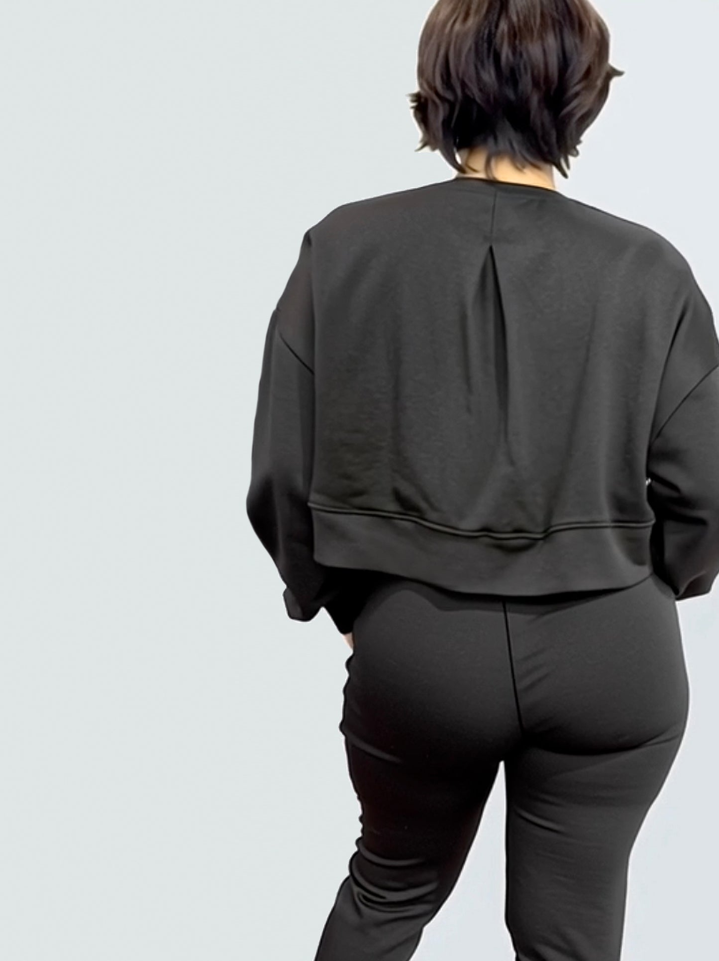 Jaaku Cropped Sweatshirt (Oversized Fit) by Felion